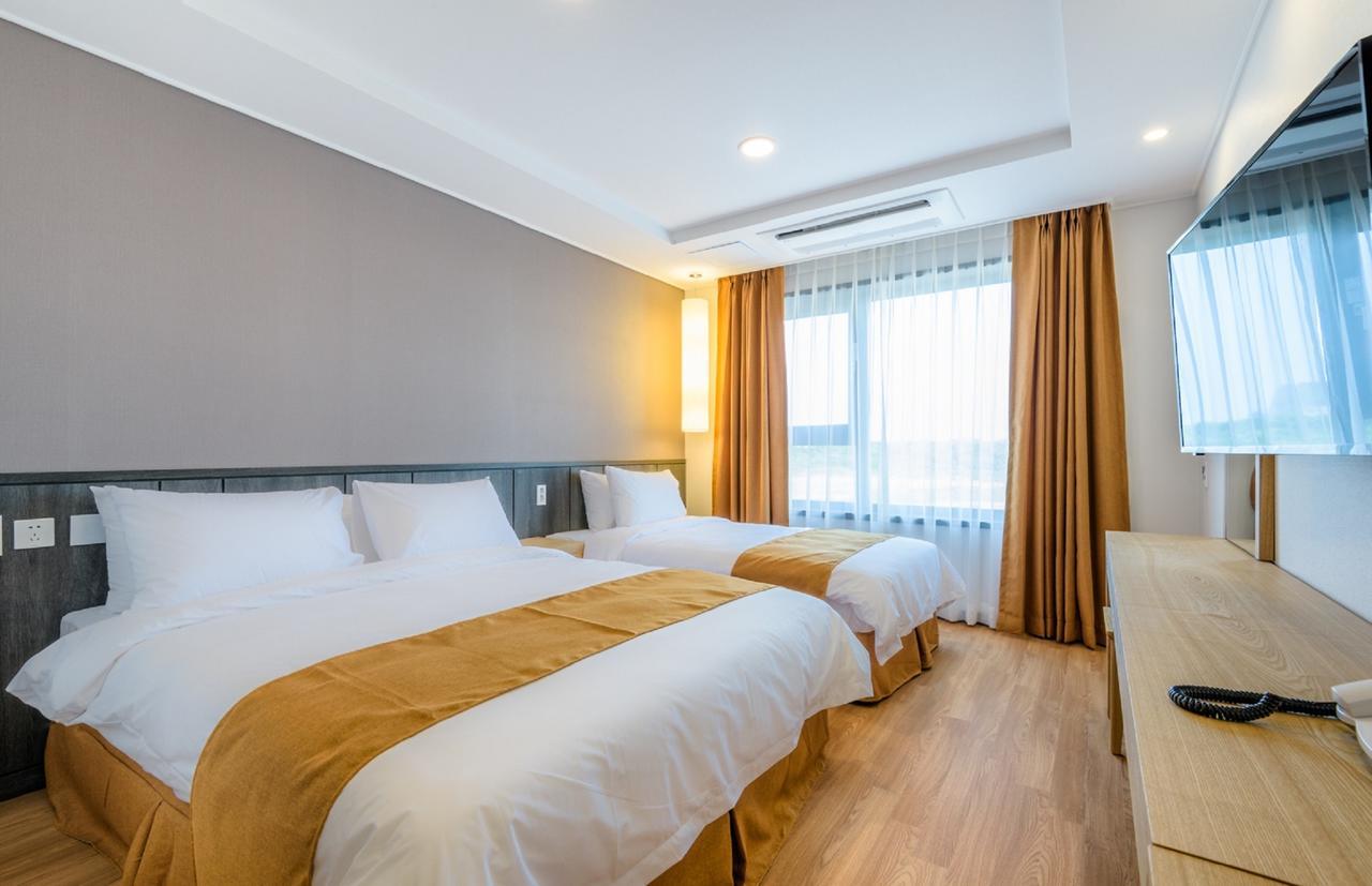 Thira Hotel Seogwipo Eksteriør bilde