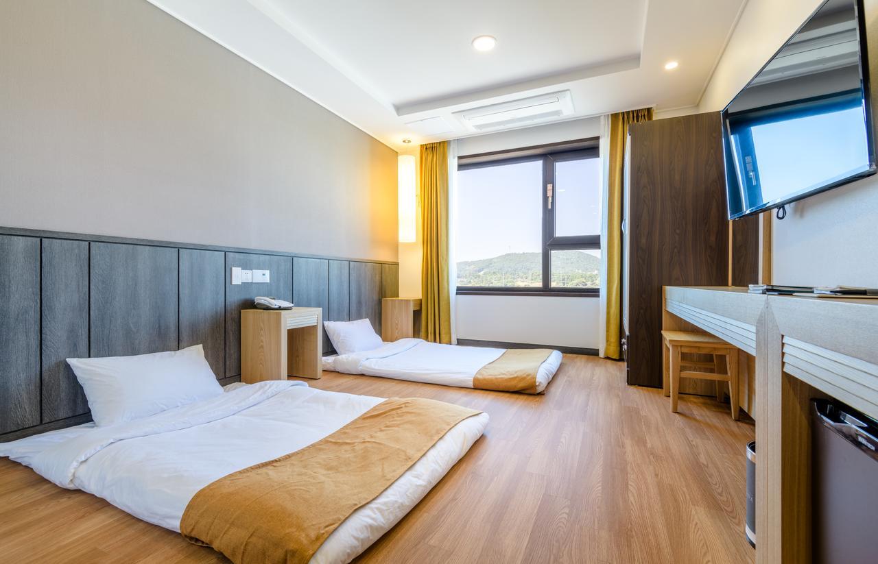 Thira Hotel Seogwipo Eksteriør bilde
