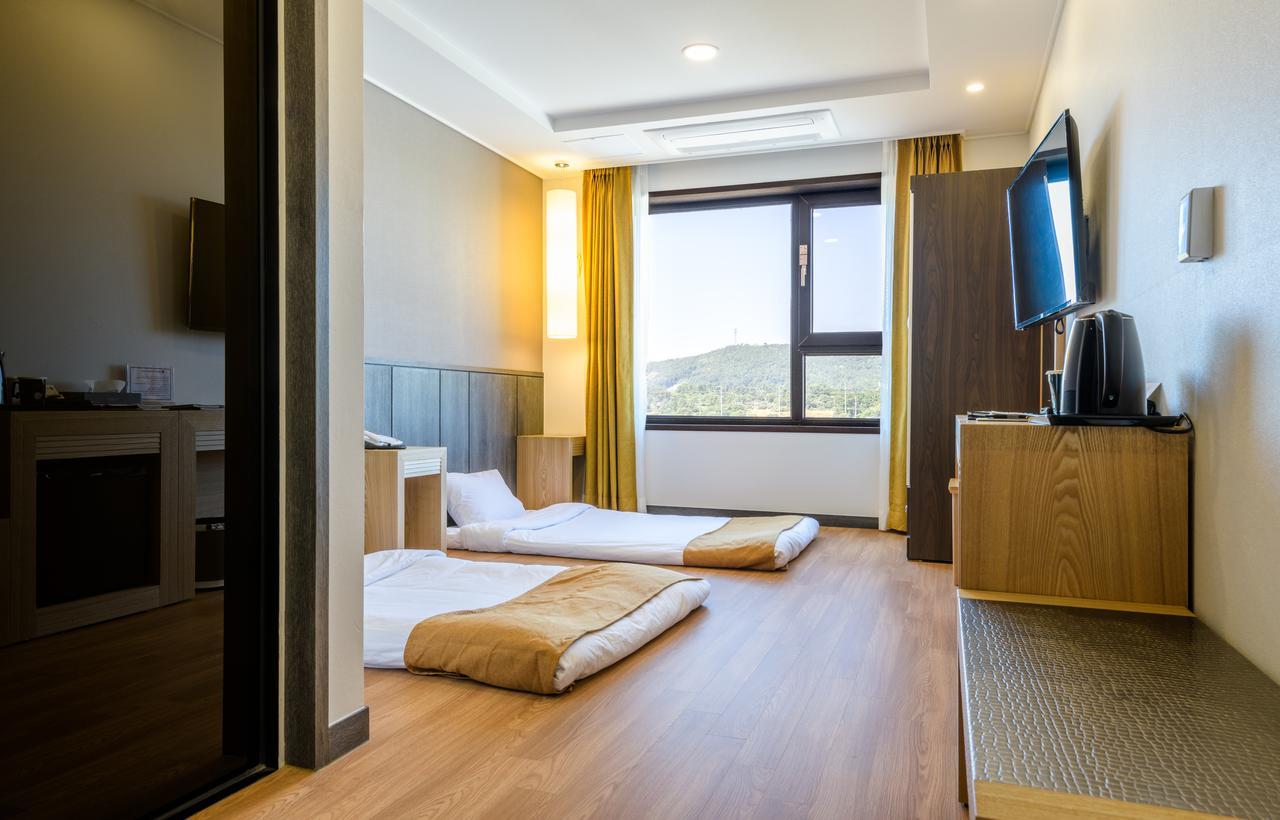Thira Hotel Seogwipo Eksteriør bilde