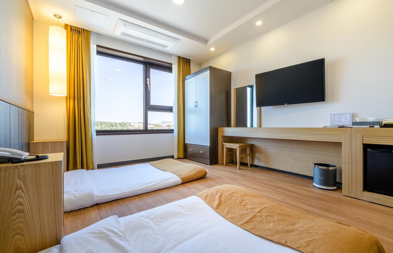 Thira Hotel Seogwipo Eksteriør bilde